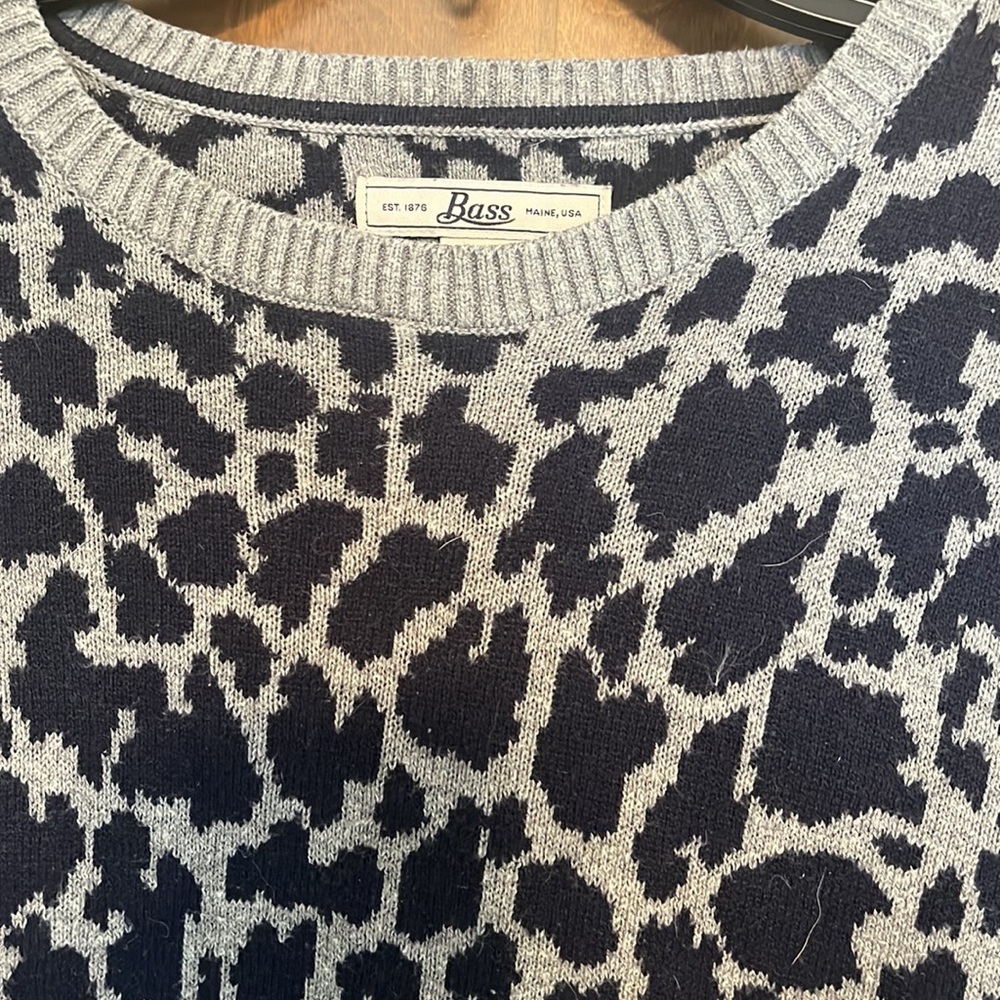 Sweater - Picture 2 of 3